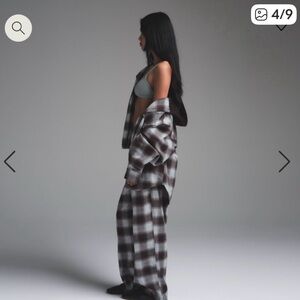 Skims medium Plaid Pants brand new with tags also have matching jacket in XS